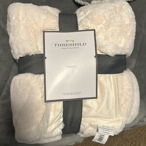 Target Threshold White Throw Blanket